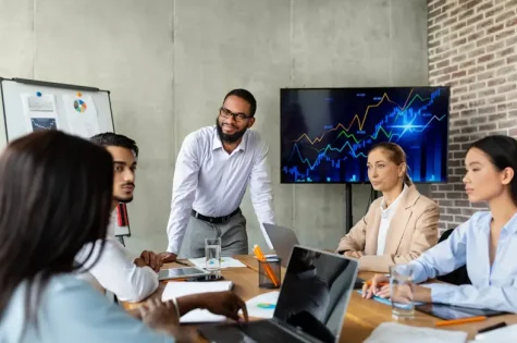 Business Training. Diverse Multiethnic Colleagues Having Conference Meeting In Boardroom, Group Of Multicultural Coworkers With Black Ceo Brainstorming In Modern Office, Discussing Company Strategy SSUCv3H4sIAAAAAAAACoxXuY7kNhDNDfgfBopNmJd4OHTgzIBzwwFFUt30qEVBx+wOBvvvLl09EqmFN2sVH+uux+qPn396eSkqMwRb/PbyMX/Bd2iaaRh7M4bYghj/ssl73zrfHyVvPRP4KPAujLEPpjkKKzPae2seHoTt1DSz+NtyWAyjGafBDwfrw30aR98PY7SvIGa7FkJZXx8FXfg6mqOgCrflVnePYzwePOIcim/8w7fjbIscXLBm9Dfw+eTEnpK/1++X/WA5hBtwVPw+DaH1w/DrH6E1rfXFZm6NYqpmzF8+do0v9oPV5Hf0bdgLLX+GwfqmMa2P0/CpbP3xzx6lufnWvs9BfDuE10PYZs3wFkzhHKacGoeoJhjxupLIVJ4jqzUuCdXalG53oygrX1eu1Igz5xH3WCPDaoWYw1zVrqodxk+wp8zxkjDkDFGIE2dRVXKJJNFEGFlzxz81M6MrpahAti5LxClxSMEVVJGqJpTUFdfmCVYK7nutkMSWIS4cQ1ppg7zQXlPsCOH0CZakMpUFpYQz0ExqjnSNMbKUmbIkRnFslzSuuStev0DDPU7132p7bIFCYK5JkWQ91nWA2p9xgugUZ2PfRZipM1RyTBXOwT6eYEoprVLQl9i/nu0SJjPU6M0jR4LV8gr5/6hu7dIzDmOe4h7ej6G9nYGlUixPTFt7oJY0iVfYYbL2oipEpsBbH6fuBNOCXyTHNK+Zk5jRrCCjBwaLTby9J1iYlyxDvR+AZ3b6PFSRcZl5auPjMbXB5vA5/RkceMkkMEJx5kMVTe/6GNOCCoqz0OLNj/eF189JyFp9eRN8lgKWt6aNc8sBiZ/jF5IymXUU8NP6rJxrmsUE5J1UFGY5s9x7yORbGFMvKdBUqjCC3SSZlOZd5796O4HSpEFJedH1UzOG3tj1BTwVqbzIUgOx3yZ/kSadhW/qHrqkfYF3dPmR6mcivfEep7S35YUbXR//9XbMqpq3qpnsVf8Rlc2Lsffg35b3Ni0szfRWvQktvNz9I51FgpmUmfJo7dRdzMsV/X2JF22j8EUOaiAWUJkVrmRZlW2MnX/uR6cu0+KqyqaKPwp38NZP4MmPsNK817xd6eUkS0Ro4Y0z9sdYZjRVxvFUZsP2gE3Rt23a7EQoLSjL4Fd8lCd3cbRdokprUTLBsLwmmzRhUmiqcZbeDrao9iK5ebcH580JxaET6NPdw4plJhfiYXl4i9Y080yzA6iDoV3tfmySuLHufs3CuI79zFsFhf3hSY/QbFs5alDrd/ndDAPccLv8YAsaaFxSvZtq47iQTLFqLdy6hxSEUamBOoginGupocTHvfwe5qlcVsrN6NQ1Edh6NvrcYNONnUBRBQdWUM9V9rm8r2eUM/55tu/x6xn4oT/P0pV+w0h2wOTb/QLSJV/W/M+te16nHwFcPbt/9g1a7OD3ZWglleJ77pcSH65fuy+xpptnh6ItwOCOW+ju2Txor3GghGBMhebP3kjcKygWGKYPq62OB/cKhQl4LsTzJHWugNiFAr5buWNzK8zJKoQ3tq69RR5LB38ZpEaaEfjfQGrppHdYVvO4f/sPAAD//wMA4tJeuFEOAAA=